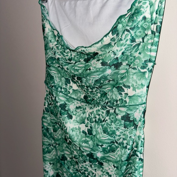 Like New ShowPo Strapless MIDI Dress Size 6 - Picture 8 of 12